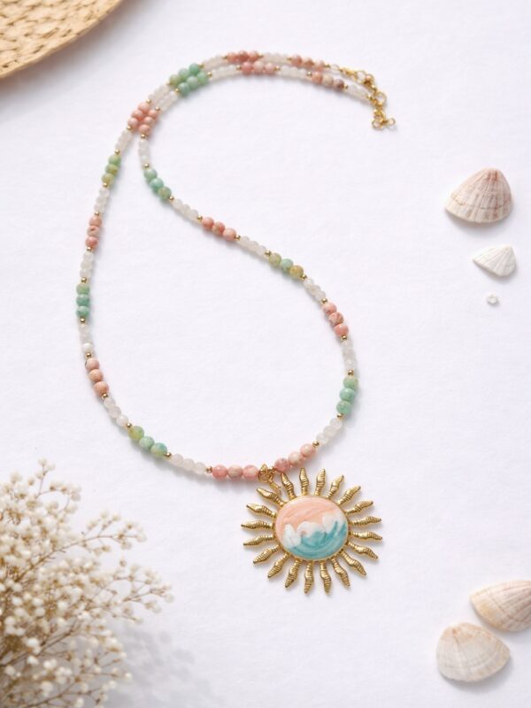 Naszyjnik z rodonitu, kamienia księżycowego i amazonitu ze zawieszką słońce