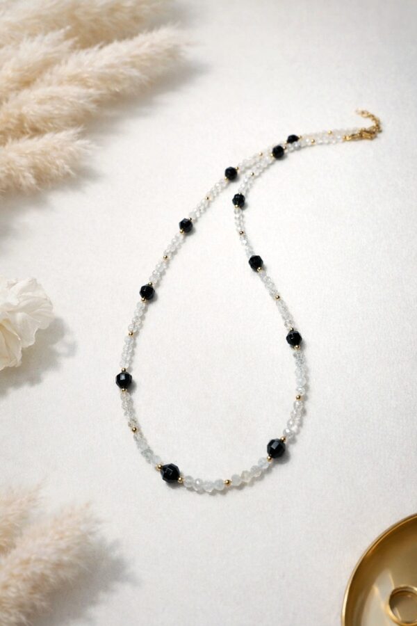 Naszyjnik z kamienia księżycowego i czarnego turmalinu