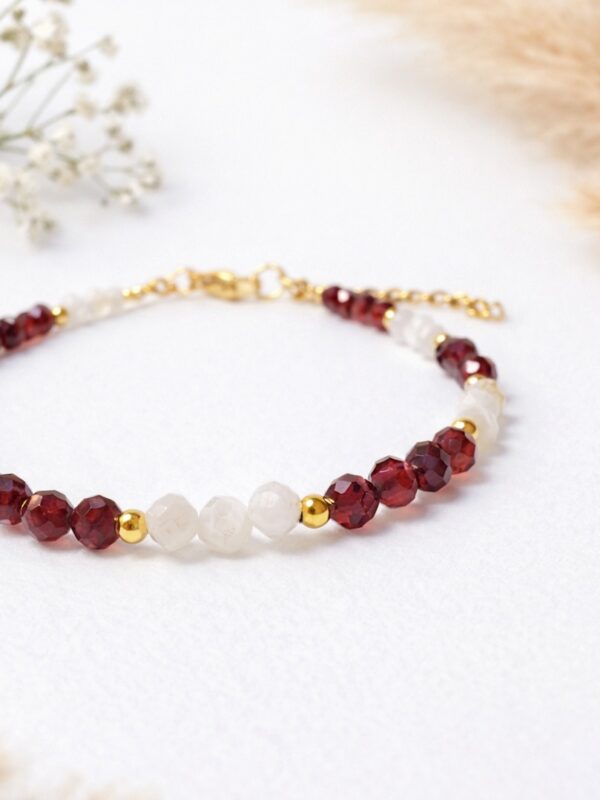 Bransoletka z kamienia księżycowego i granatu